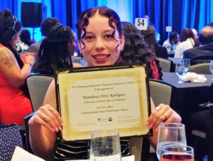 Estudiante de la UPR en Humacao recibe primer premio en Congreso Nacional de Investigadores Emergentes en STEM